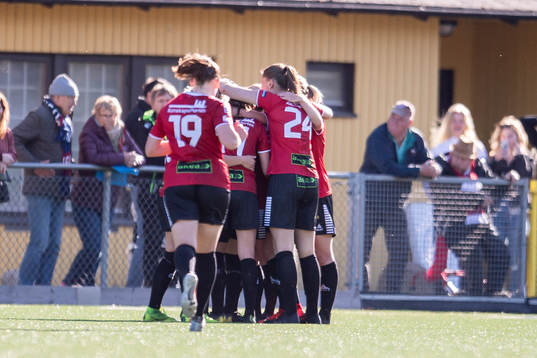Limhamn Bunkeflos Andrea Thorisson jublar
