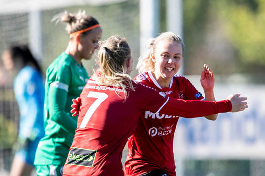 Limhamn Bunkeflos Natalie Hoff Persson jublar