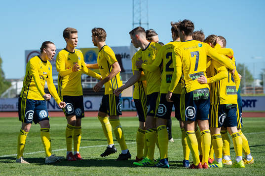 Ängelholms spelare jublar