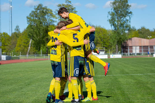 Ängelholms spelare jublar