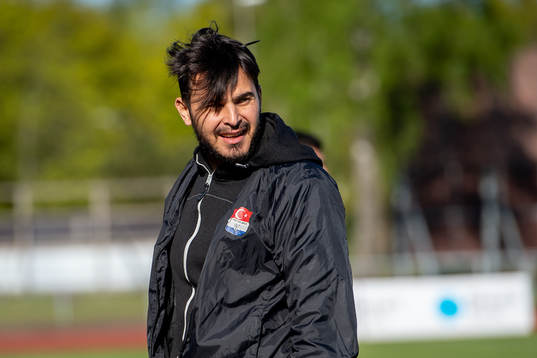 Prespa Birliks tränare Adem Özay deppar