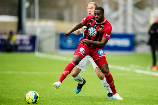 Häckens Kari Arkivuo  och Östersunds Isak Ssali