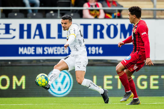 Häckens Ahmed Yasin och Östersunds Marco Weymans