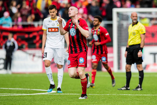 Östersunds Thomas Poppler Isherwood jublar