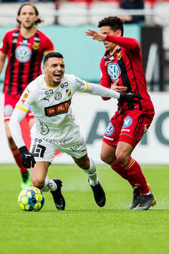Häckens Ahmed Yasin och Östersunds Marco Weymans