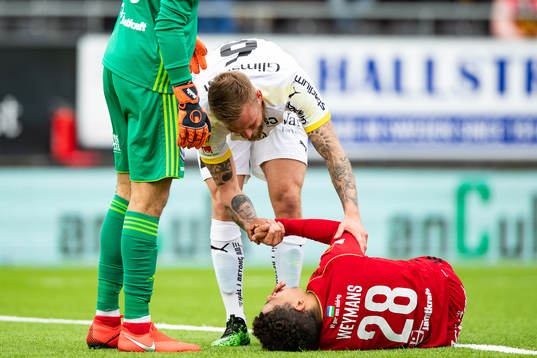 Häckens Alexander Faltsetas hjälper Östersunds Marco