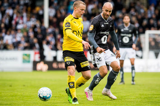 Daniel Gustavsson of Lillestrøm and Tore Reginiussen of
