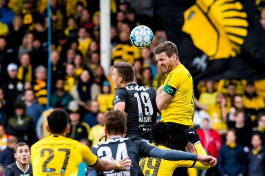 Gustav Valsvik of Rosenborg and Frode Kippe of Lillestrøm