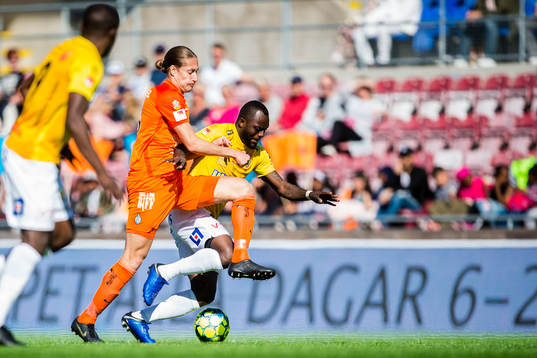 AFC Eskilstunas Felix Michel Melki och Falkenbergs John