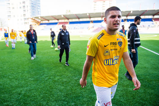 Falkenbergs Edi Sylisufaj deppar
