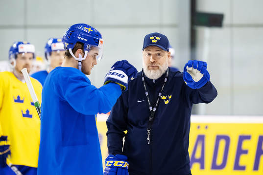 William Nylander and head coach Rikard Grönborg of Sweden