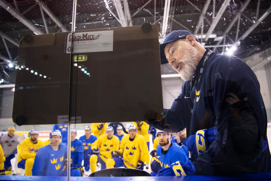 Head coach Rikard Grönborg of Sweden at a practice session