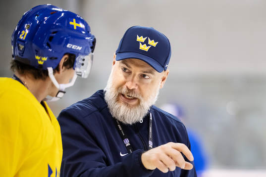 Head coach Rikard Grönborg of Sweden at a practice session