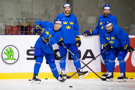 Elias Pettersson, Mattias Ekholm, Adam Larsson and Erik
