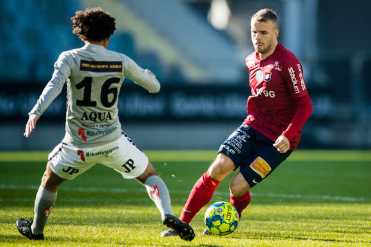 Örgrytes Simon Nilsson och Jönköpings Fabio Gama dos