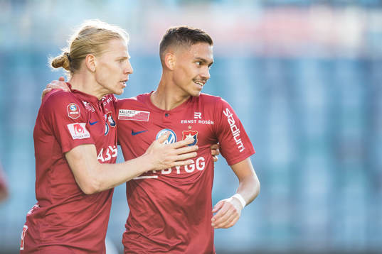 Örgrytes Gustav Ludwigson och Fredrik Zanjanchi jublar