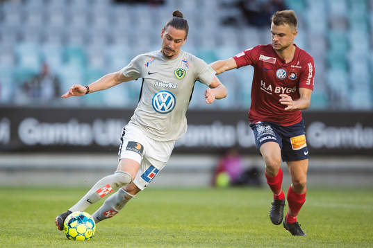 Jönköpings Edin Hamidovic och Örgrytes Hannes Sahlin