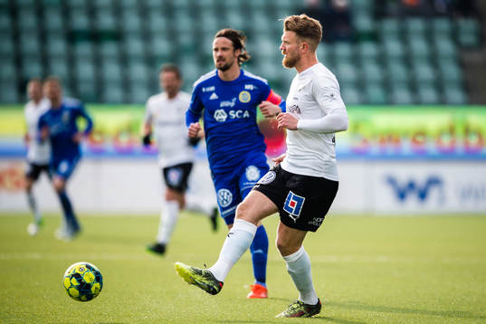 Örebros Michael Almebäck och Sundsvalls Linus Hallenius