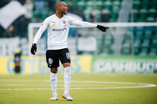 Örebros Carlos Strandberg reagerar