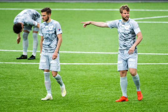 Degerfors Christos Gravius och Christoffer Wiktorsson deppar