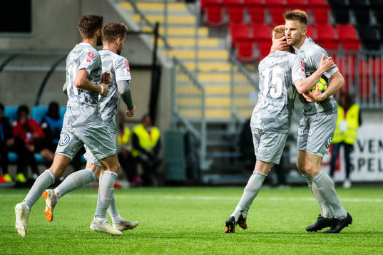 Degerfors Erik Björndahl jublar
