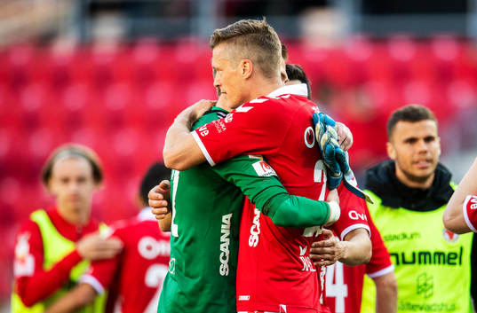 Kalmars Viktor Elm jublar