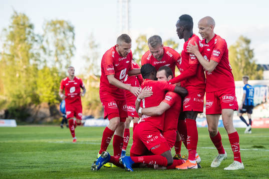 Veton Bersiha of Brann celebrates