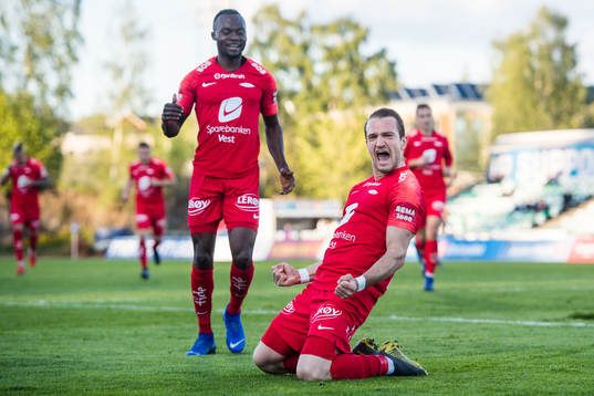 Bläddra bland fler bilder av Football, Eliteserien, Stabæk - Brann