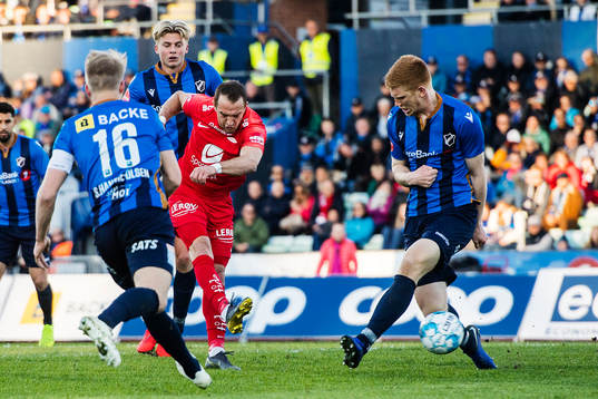 Veton Bersiha of Brann scores 0-1