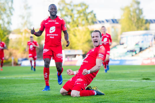 Veton Berisha of Brann celebrates