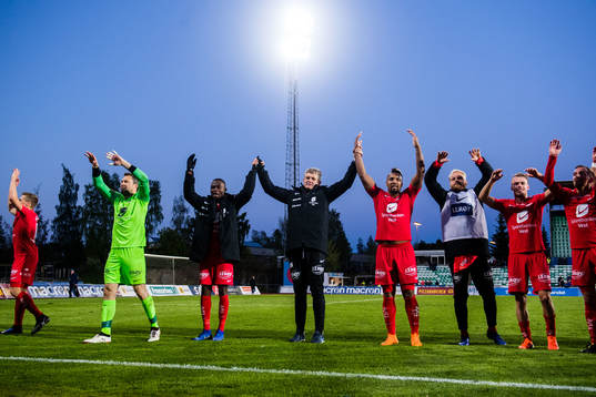 Players of Brann celebrates