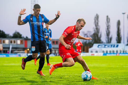 Ronald Hernández of Stabæk and Petter Dahle Strand of