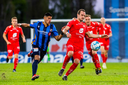 Ronald Hernández of Stabæk and Veton Berisha of Brann