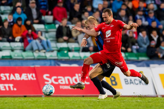Andreas Hanche-Olsen of Stabæk and Veton Berisha of Brann