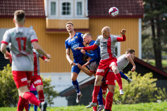 Hólmbert Fridjónsson of Aalesund and John Olav Norheim of
