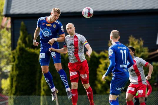 Hólmbert Fridjónsson of Aalesund and Pål Steffen