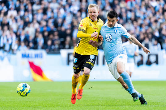 Elfsborgs Simon Lundevall och Malmö FFs Behrang Safari