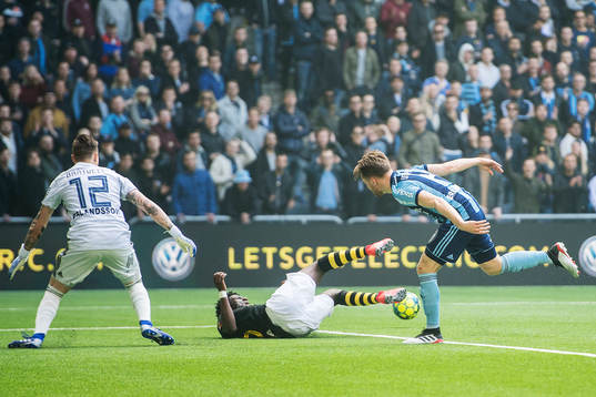 Djurgårdens målvakt Per Kristian Bråtveit och Jacob Une