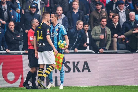 s Karol Mets och Djurgårdens Haris Radetinac