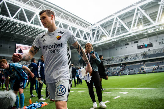 Djurgårdens målvakt Per Kristian Bråtveit deppar