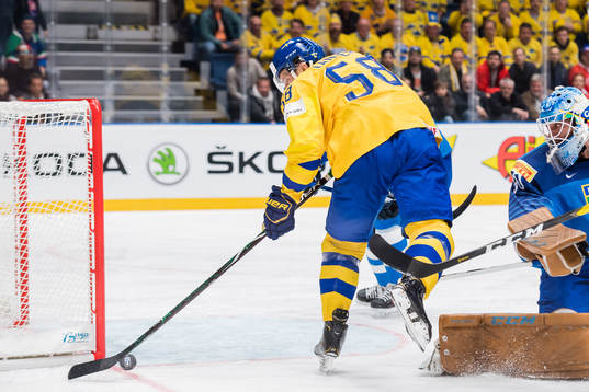 Anton Lander of Sweden  scores 0-1