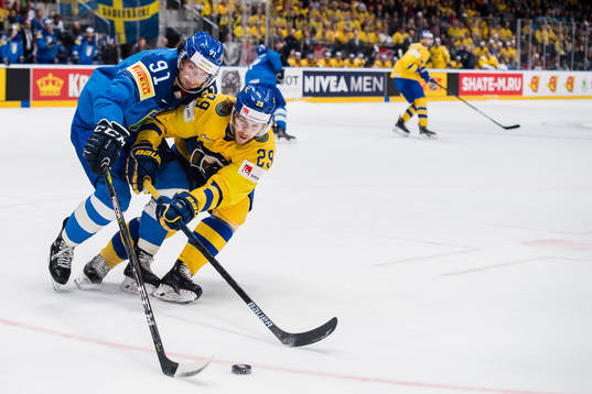 Marco Rosa of Italy and Mario Kempe of Sweden