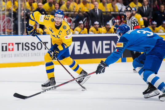 Oliver Ekman Larsson of Sweden and Markus Gander of Italy