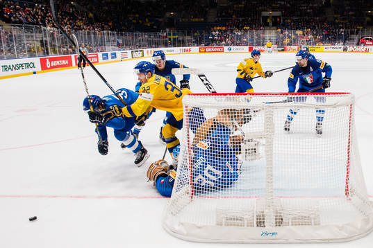 Luca Zanatta, Luca Zanatta , goaltender Henrik Lundqvist of