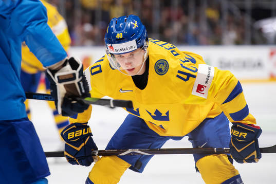 Elias Pettersson of Sweden