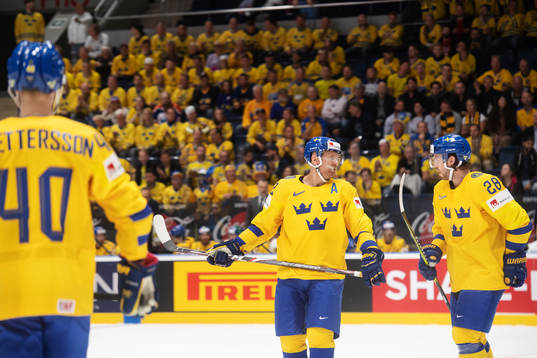 Patric Hörnqvist and Elias Lindholm of Sweden