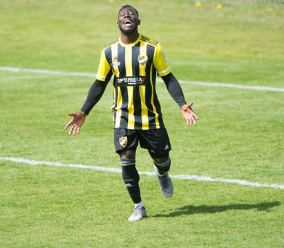 IFK Hässleholms Mike Andrew har gjort 1-0  i matchen i