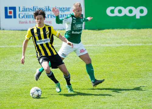 IFK Hässleholms  Isak Orajärvi i matchen i division 2