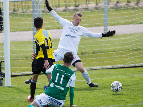 IFK Hässleholms  Mustafa Owaid kvitterar till 2-2 bakom