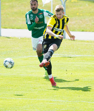 IFK Hässleholms Mattias Jönsson i matchen i division 2